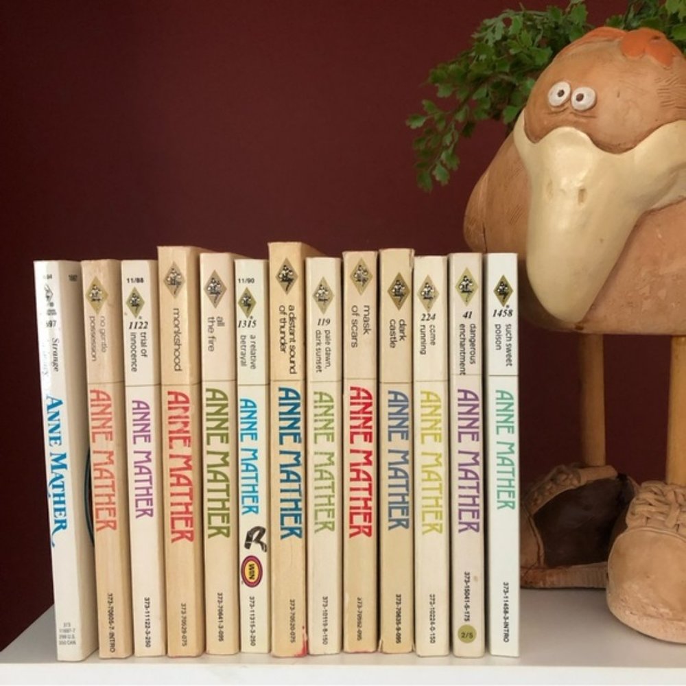 Bundle of 13 ANNE MATHER Books